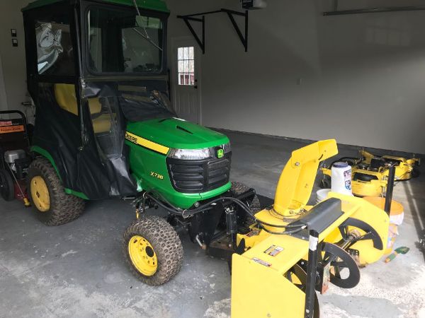 John Deere X738 Garden Tractor Wsnow Thrower Mower And Cab Claz 3789