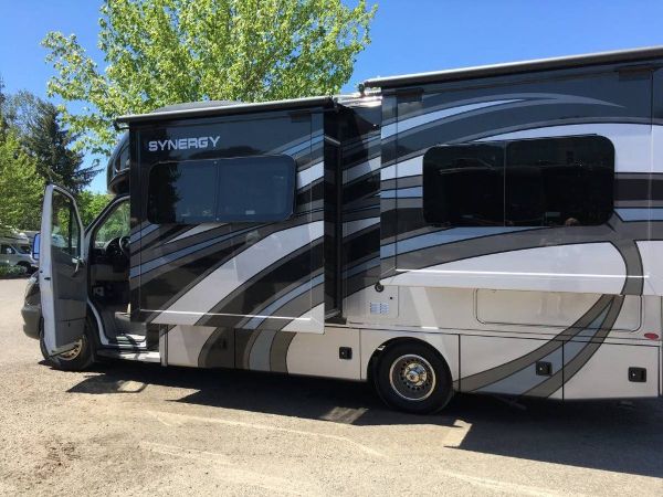 By Owner! 2017 24 ft. Thor Synergy Sprinter | Claz