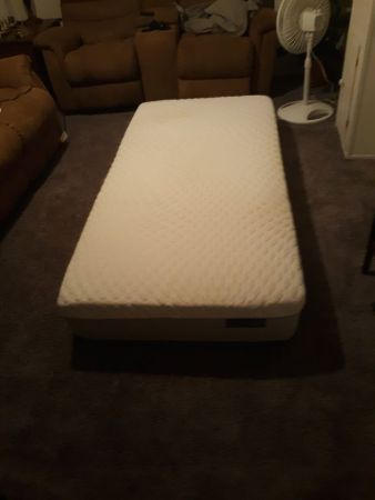 Twin extra long ,Natures Rest premium mattress with mattress protector