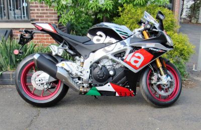 Aprilia rsv4 2012 белая