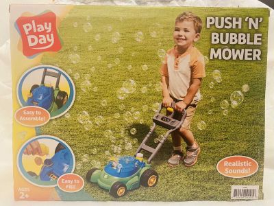 play day push n bubble mower