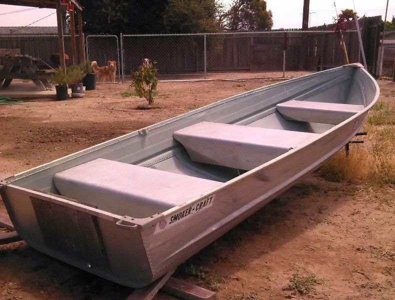 1985 SmokerCraft 12 ft aluminum boat 7.5 Mercury outboard engine w/ 5