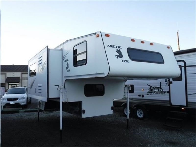 arctic fox travel trailer with generator