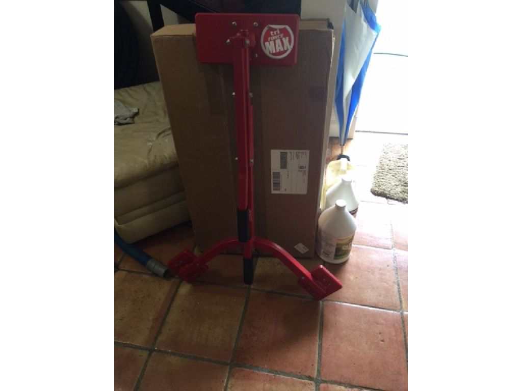 2 Tri Force Carpet Stretcher For Sale 400.00 each Claz