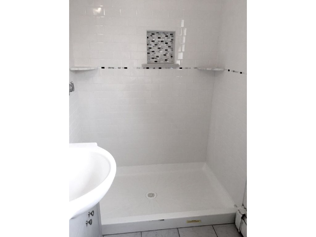 Large room for rent in townhouse, Taunton, MA Claz