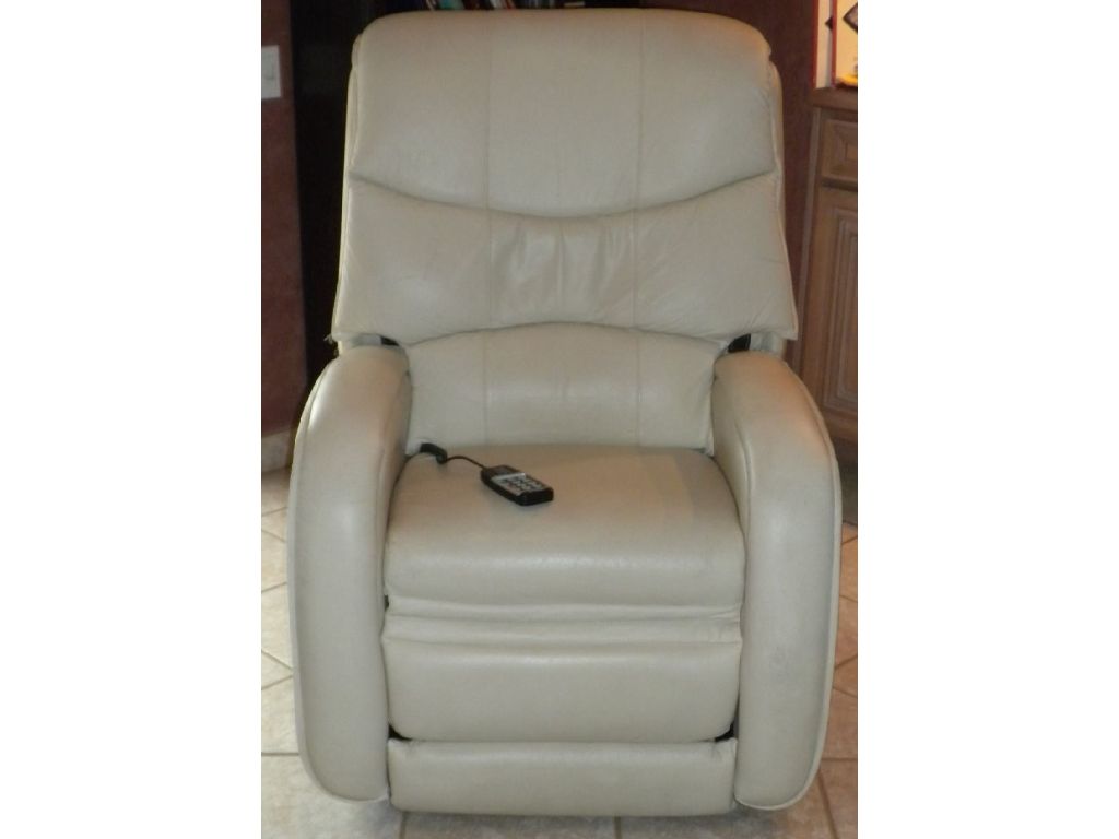 Berkline 8 roller discount shiatsu massage recliner