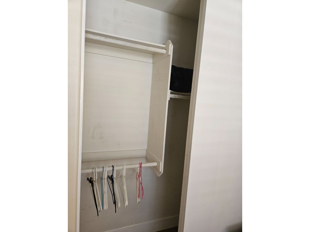 Efficient, Quiet Room for Rent!