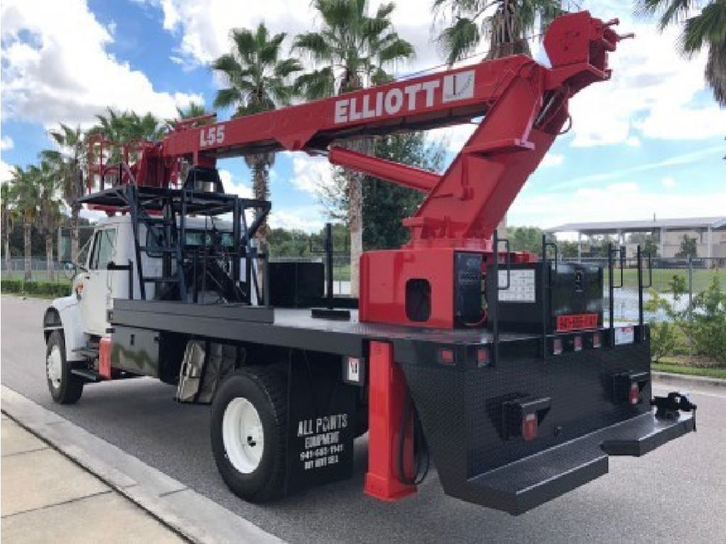 Sign Crane Truck for Sale 2000 Elliott L55R Mounted on a 2000