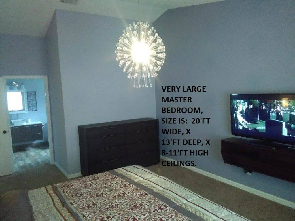 Room For Rent / Large Master Bedroom