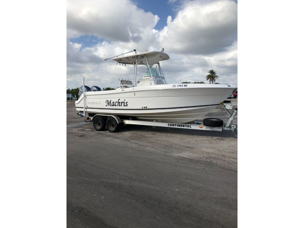 2005 Robalo R240