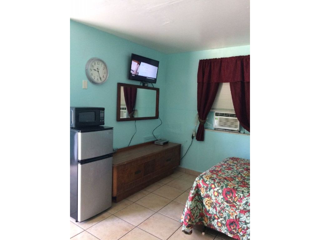 ROOM FOR RENT 1 & 2  BED PRIVATE BATH