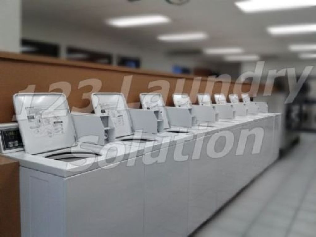 For Sale Speed Queen Top Loader Washer SWTT21WN Porcelain Tub Used