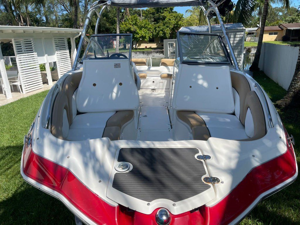 2010 Yamaha AR 240 HO