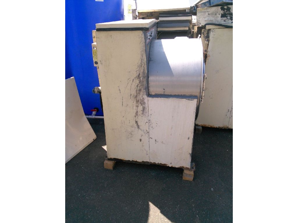 Fair Condition Milnor Front loading washing machine 208-240V stainless steel 30015C4A