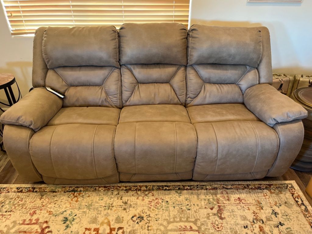 New Furniture Set! Transformer P3: Electric Reclining Sofa, Loveseat, and Recliner