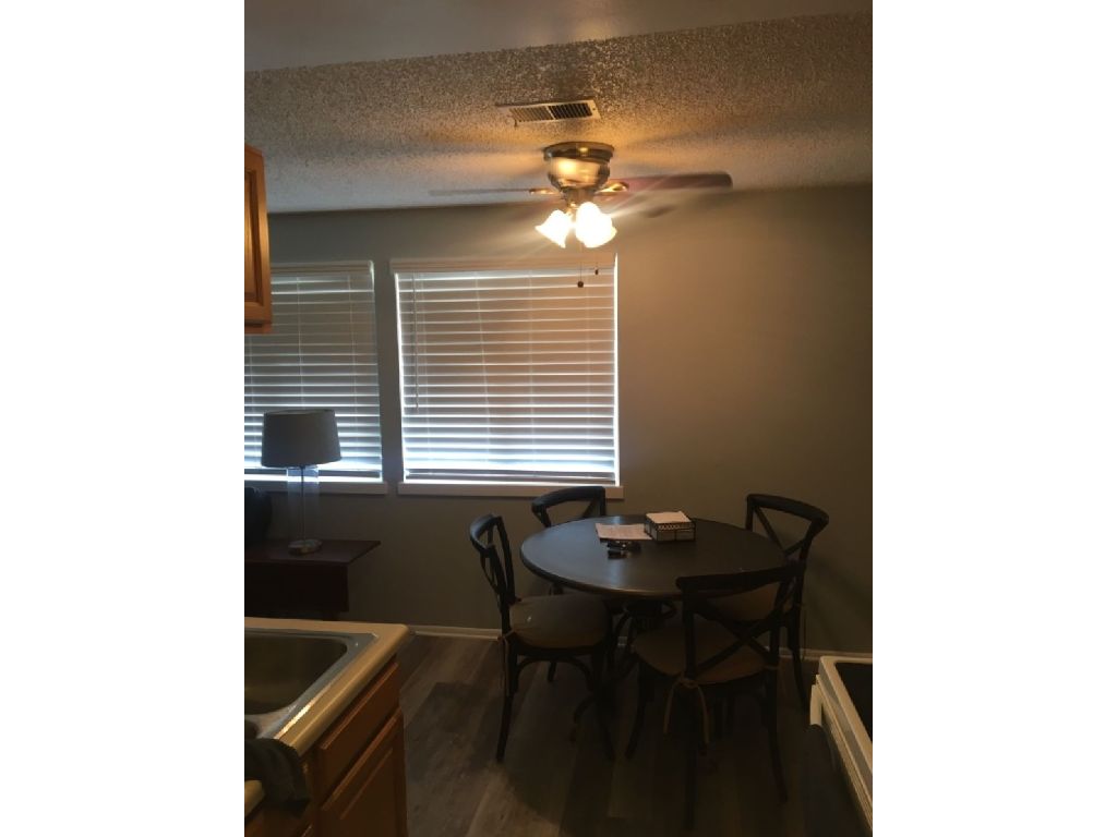 Room for rent in 2 bedroom, 1 bathroom apartment