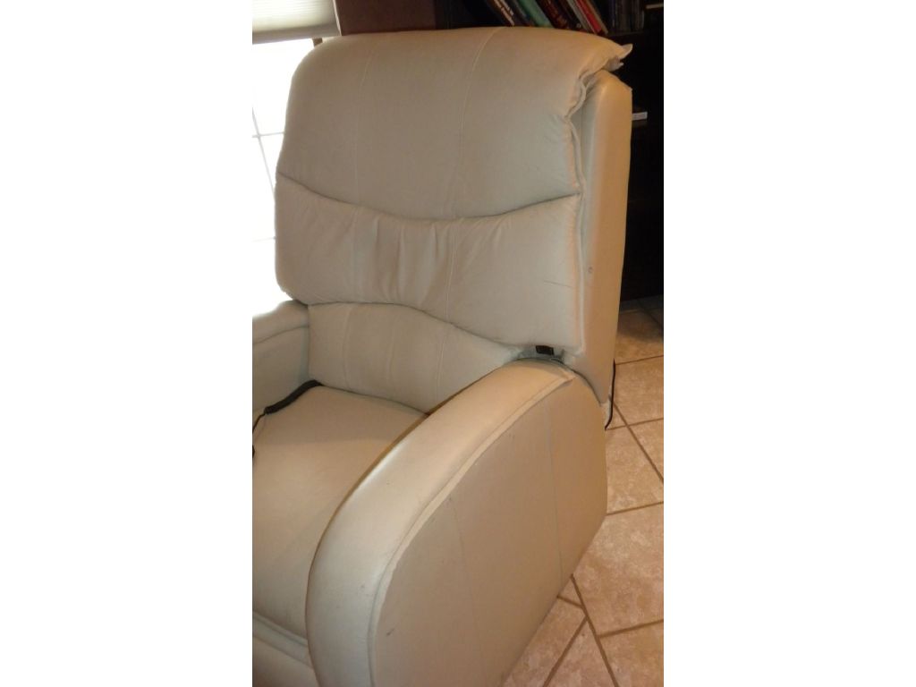 Berkline 8 roller shiatsu massage outlet recliner