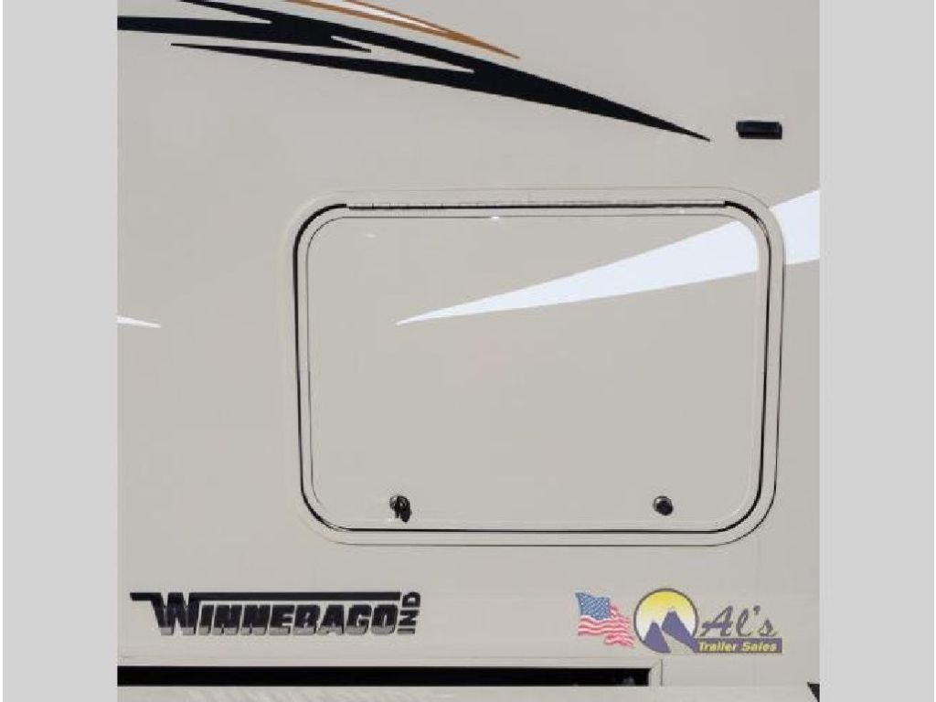 Used 2017 Winnebago Minnie Winnie 31K-Motorhome