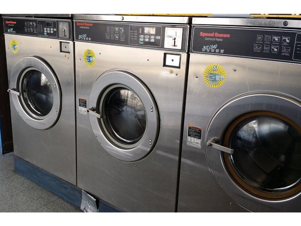Coin Operated Speed Queen Commercial Front Load Washer SC50EC 3PH 50 Lb Reconditioned