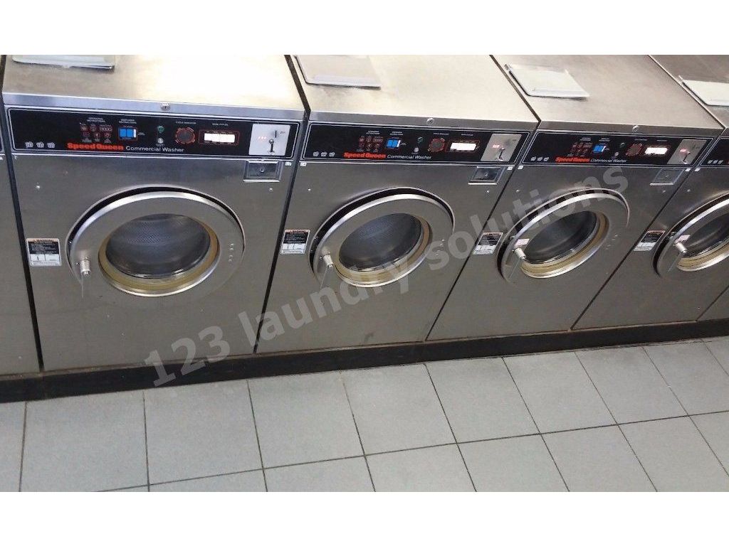 Good Condition Speed Queen Front Load washer 30 lb SC30MD2OU60001 Used
