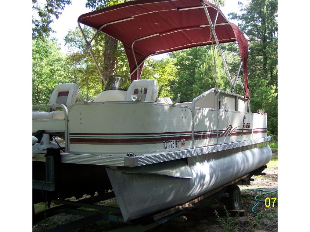 2001 KingFisher Pontoon Boat & Trailer | Claz