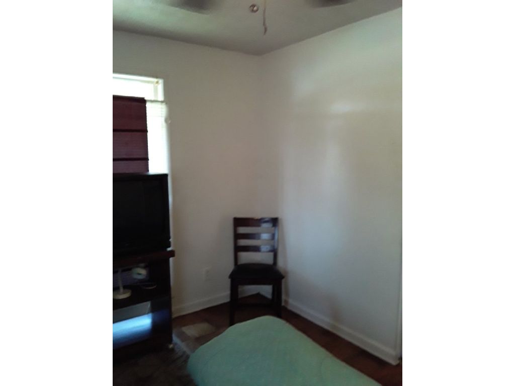 Room for rent $75 move in Special