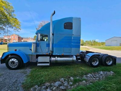 2001 Freightliner Classic XL Sleeper Semi Detroit 12.7 60 Series