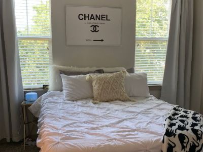 Spacious room w/ walk-in closet, fully furnished