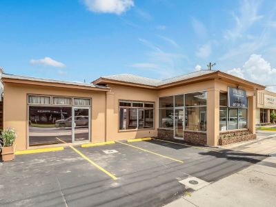 4 Office Building With 2 large Warehouses For Lease! On Main Street -Nearby Umatilla, FL!