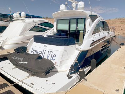 2018 Cruisers Yachts Cantius