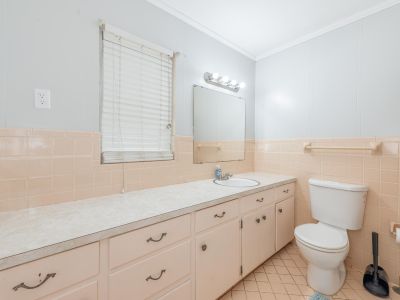 Room for Rent with Private Bathroom in 5 BR House