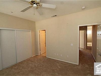 Private room with own bathroom in a Condo with 1 roomie