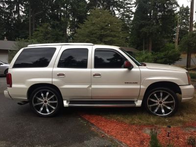 2002 Cadillac escalades.ES
