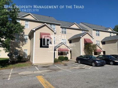 MOVE IN SPECIAL! 2 BD/2.5 BA Apartment at Eastgate Village in High Point