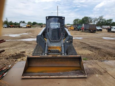 2019 John Deere skid steer 333G