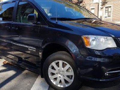 2013 Chrysler Town & Country Touring Mobility Wheelchair Accessible Van | 43k Miles $17995