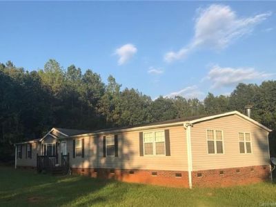 New Listing!!  2831 Bobcat Road,  Heath Springs SC 29058