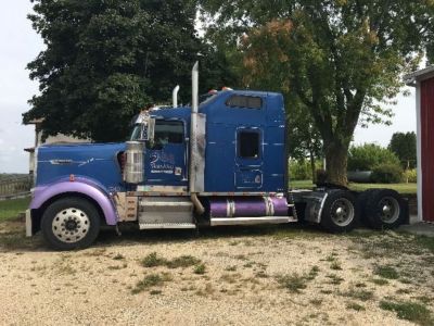 1999 Kenworth W900L Semi-Tractor For Sale In West Bend, Wisconsin 53095