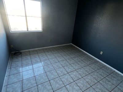 1 bedroom room for rent $1000 per month in Desert Hot Springs. Close to shops, food, and town.