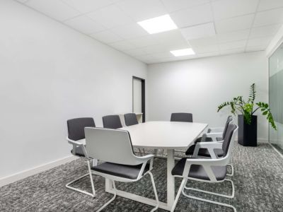 All-inclusive access to professional office space for 10 persons in Spring St