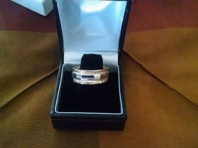 man's wedding band