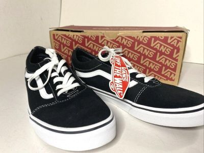 Vans Ward Low-or ht Sneakers (Suede/Canvas) Black/White $50.00 LOW OR HIGH TOPS This pair f
