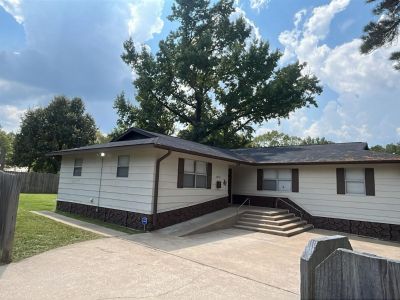 4 Bedroom 2BA 1821 ft Single Family House For Sale in Huntsville, TX