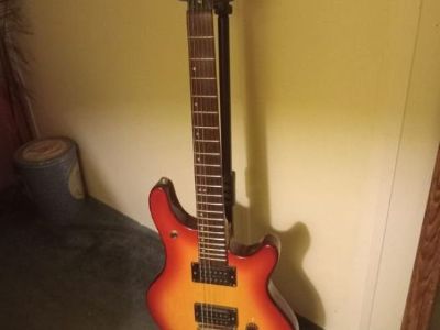 . WASHBURN BT-2 MAVERICK GUITAR