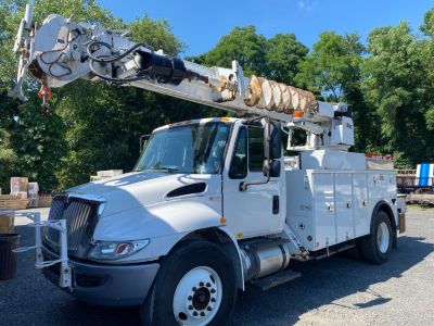 Altec DC47-TR Digger Derrick Boom on 2014 International 4300 Utility Truck - M95777