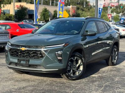 Used 2025 Chevrolet Trax LT