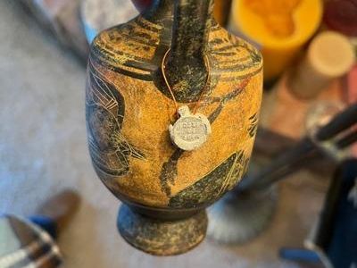 Busy Bee Sweet Country Estate Sale