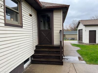 2 Bedroom 1BA 864 ft Pet-Friendly Condo For Rent in Erie, PA