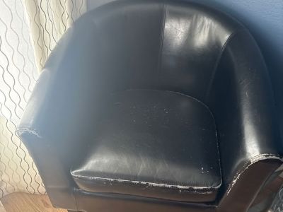 Black leather arm chair