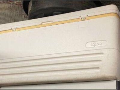 130qt HUGE IGLOO COOLER